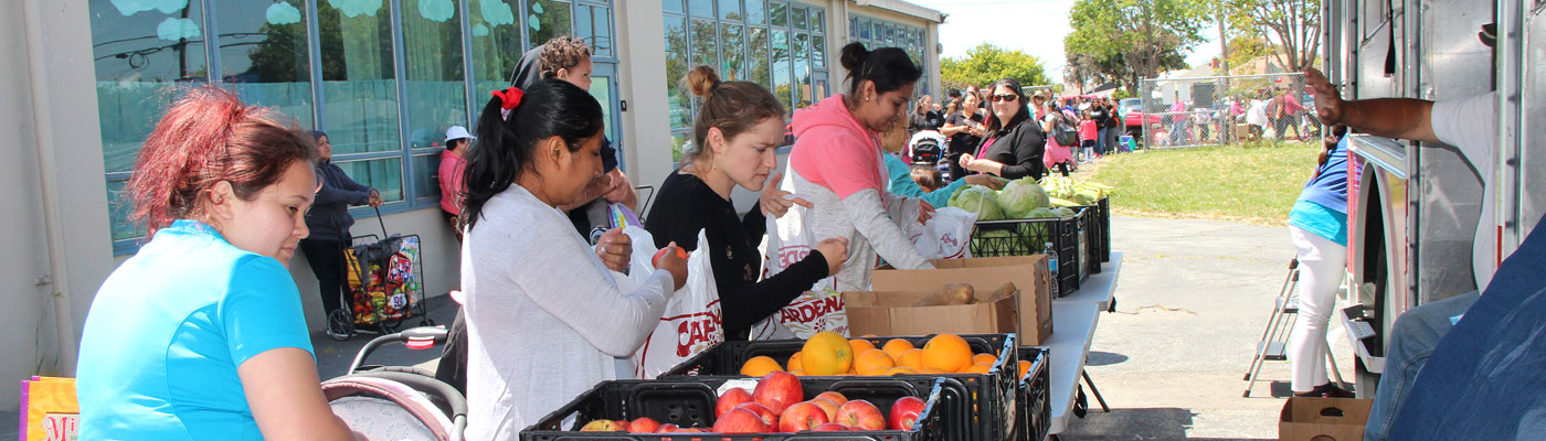 Oakland Volunteers Support Alameda Co. Community Food Bank